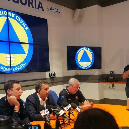 Genova, Pinerolo piange Andrea Vittone, la sua compagna Claudia e i figli di lei, Manuele e Camilla, di 16 e 12 anni