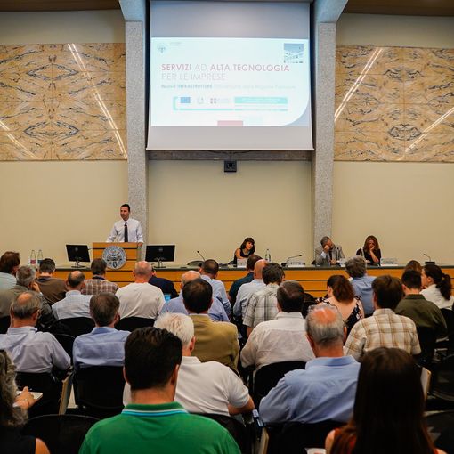 L'Università-piattaforma si presenta: il Politecnico offre i suoi laboratori alle aziende