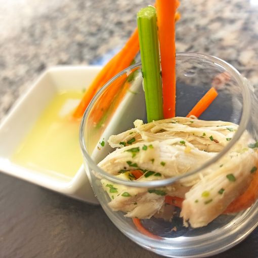 LA RICETTA - Insalata di pollo, Toma di Lanzo DOP, carote e olive