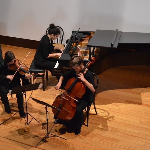 La “cura” della musica: le giovani dell’Isabel Trio all’ospedale di Settimo
