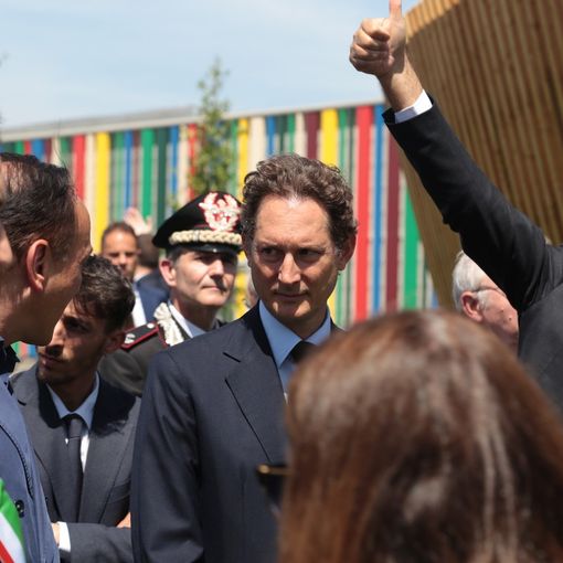 John Elkann interviene a un evento al Mauto