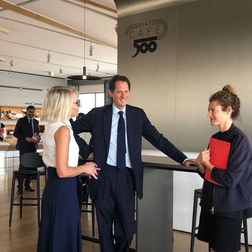 John e Ginevra Elkann con Sarah Cosulich