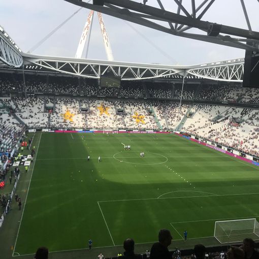 Sport, Green Pass obbligatorio per entrare negli impianti sportivi: capienza al 50% in zona bianca
