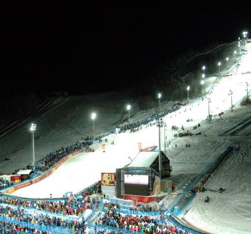 Universiadi 2025: a Sestriere lo spettacolo delle gare di sci alpinismo in notturna