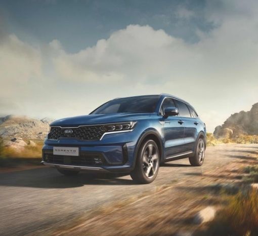 Solido, tecnologico ed elegante: Sorento debutta sul mercato italiano