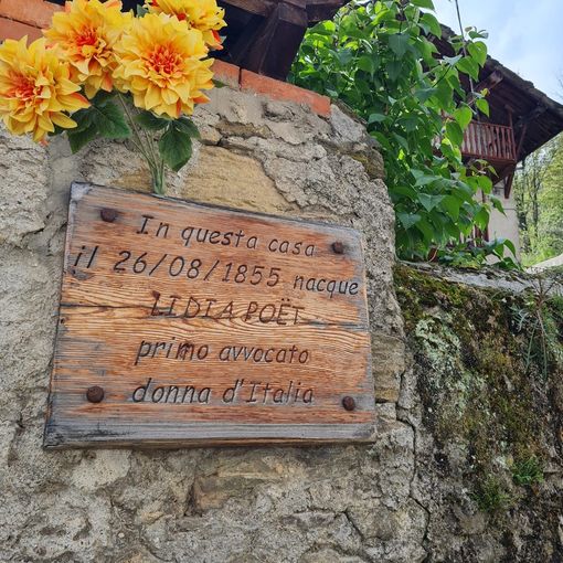 Lidia Poët, nel Pinerolese al via un tour nei luoghi dove è nata, cresciuta e sepolta il primo avvocato donna d’Italia