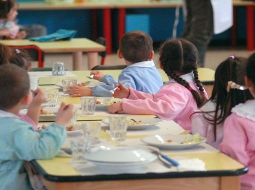 Mense scolastiche di Torino, vince il &quot;massimo ribasso&quot;: pasti da 3,99 a 4 euro