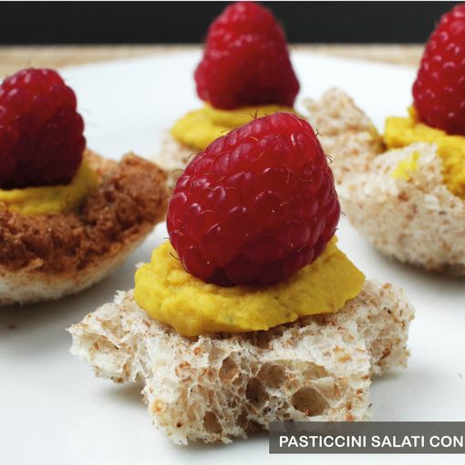 MercoledìVeg di Ortofruit: oggi prepariamo pasticcini salati con lamponi