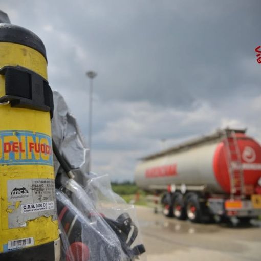 Orbassano, la perdita di un'autocisterna messa in sicurezza dai Vigili del Fuoco