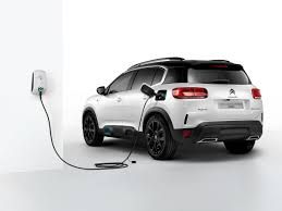 Nuovo Suv C5 Aircross Hybrid: la ricarica è semplice e veloce