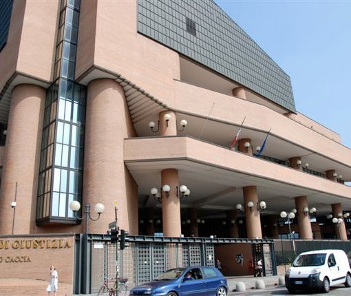 Rapina a mano armata alla gioielleria di piazza Risorgimento a Torino: a processo la figlia del boss della camorra
