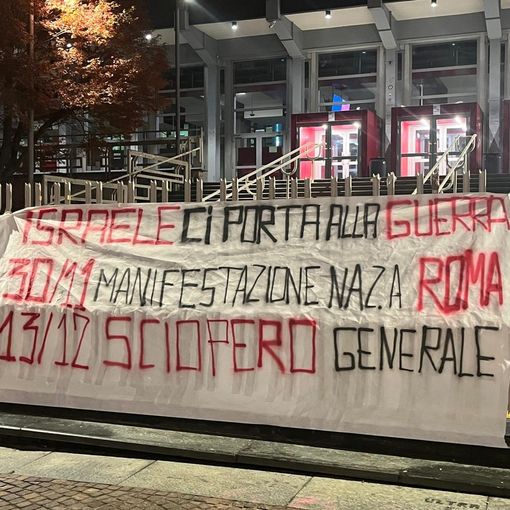Gli studenti occupano Palazzo Nuovo &quot;contro il governo Meloni e le politiche universitarie&quot;