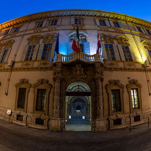 Torino si colora di blu per i 30 anni della Convenzione dei Diritti dell'infanzia