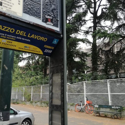 Palazzo del Lavoro, un'altra estate in ostaggio del degrado per un rebus che non trova soluzione [FOTO]