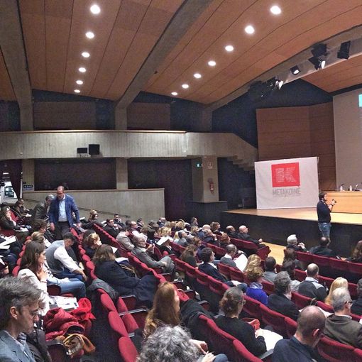 Metakoinè.  Un metodo per comunicare &quot;in tutti i sensi”  e uscire dall’isolamento del web