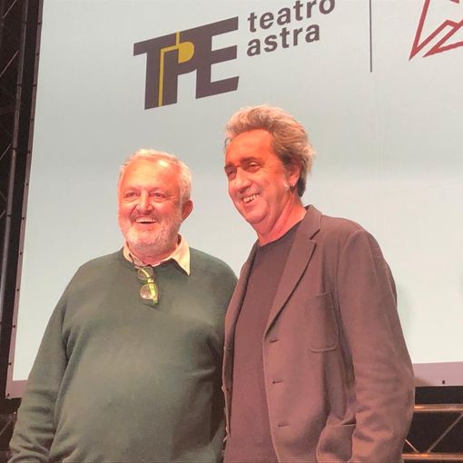 Applausi per Paolo Sorrentino al Teatro Astra: &quot;Nei miei film non cerco mai la verità, non è quello che mi interessa&quot;