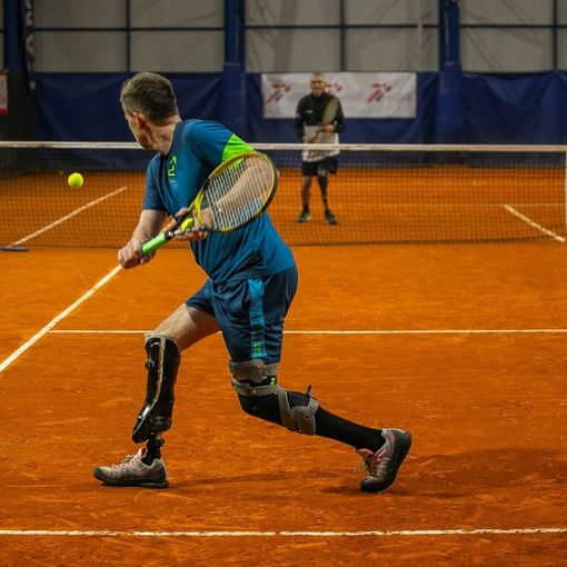 Para Standing Tennis