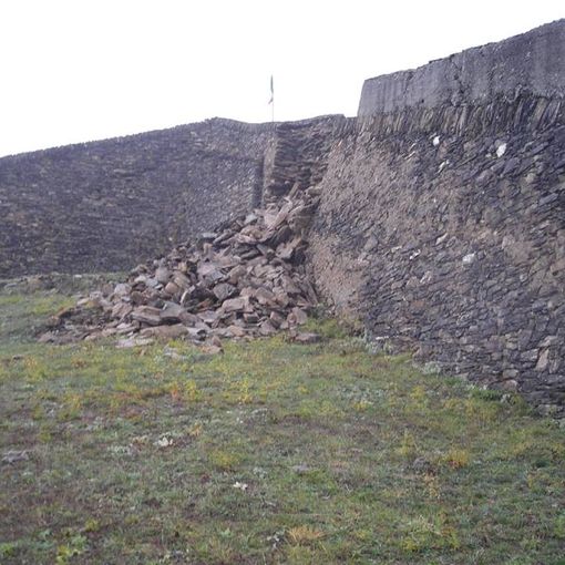 Fenestrelle, serve un inverno di pazienza per riparare il paravalenghe di Pequerel
