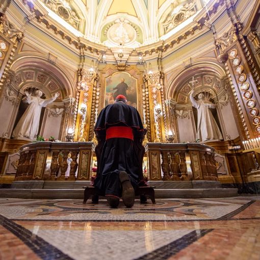 Il segretario di Stato Vaticano in visita al Cottolengo: “Diritto di difesa? Solo se si costruisce la pace”