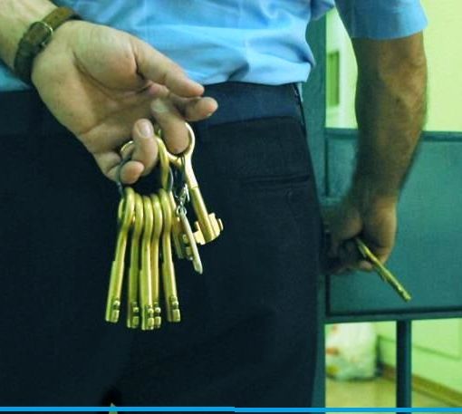Un detenuto comune aggredisce violentemente due Poliziotti Penitenziari presso la Casa Circondariale di Ivrea
