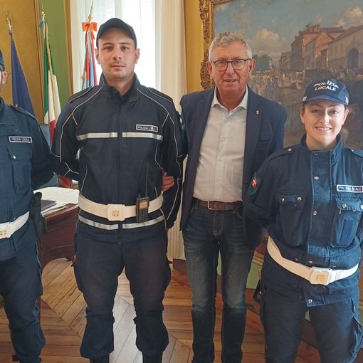 agenti polizia locale di chivasso