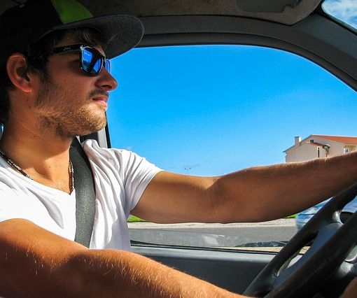 Assicurare l'auto in Piemonte: nel 2019 costa il 22% in più