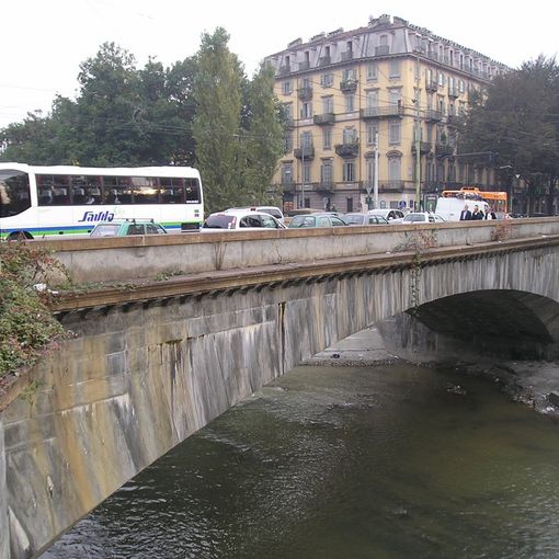 Libero scambio al Ponte Mosca: stop di 30 giorni