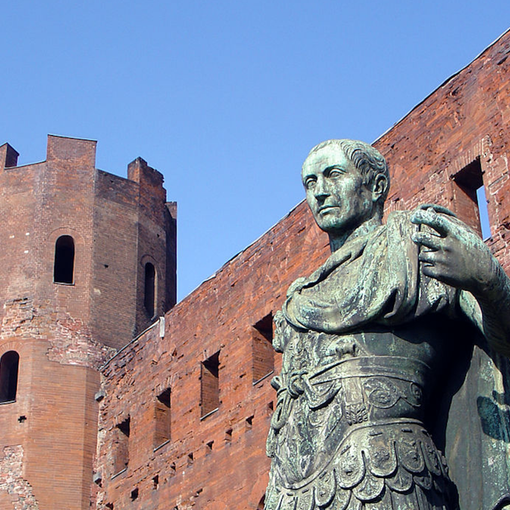 Orrida, pericolosa, ma anche piena di fascino: così gli antichi scrittori raccontavano Augusta Taurinorum