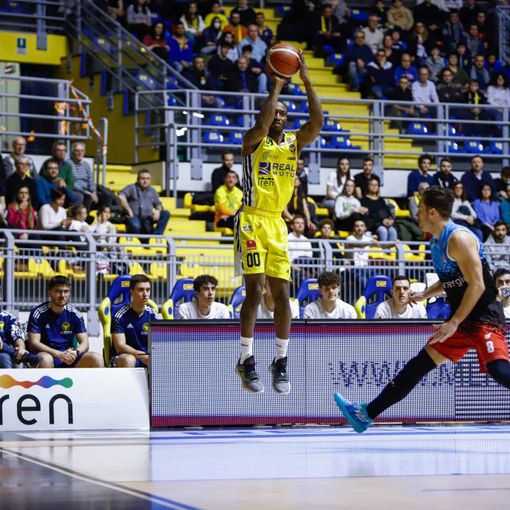 Basket, la Reale Mutua chiude con Milano la stagione regolare