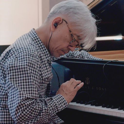 SEEYOUSOUND presenta i documentari Ryuichi Sakamoto: Coda e Radio Kobanî di Reber Dosky