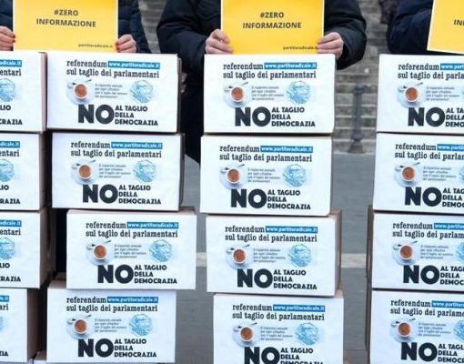 Comitato &quot;C'è chi dice no&quot;, Partito Radicale e associazione Marco Pannella di Torino partecipano al flash mob di domenica 23 febbraio