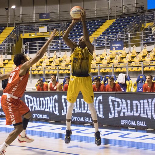 La Reale Mutua Basket Torino a valanga su Trapani