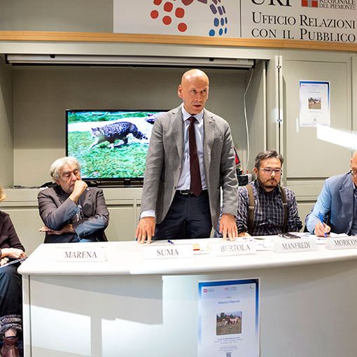 &quot;Né merce, né macchine. Semplicemente animali&quot;: una mostra fotografica all'Urp regionale