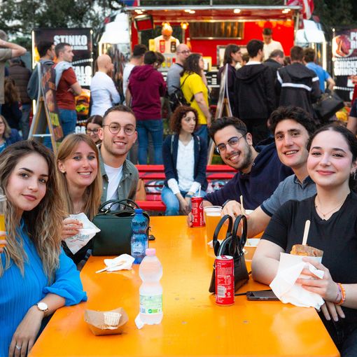 Moncalieri accoglie il Festival del Cibo di Strada di Rolling Truck Street Food in occasione di Fuori Campo