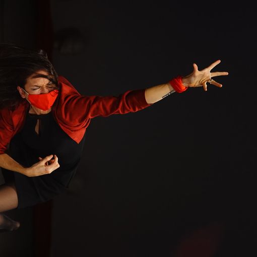Foto, pittura e video contro la violenza sulle donne: tappa finale per &quot;Rosso Indelebile&quot;