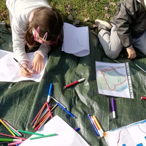 bambini impegnati nel Sabato Outdoor