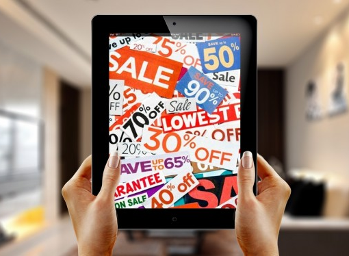 Black Friday, i commercianti all'attacco: &quot;Una festa solo per chi vende online e per le grandi catene&quot;