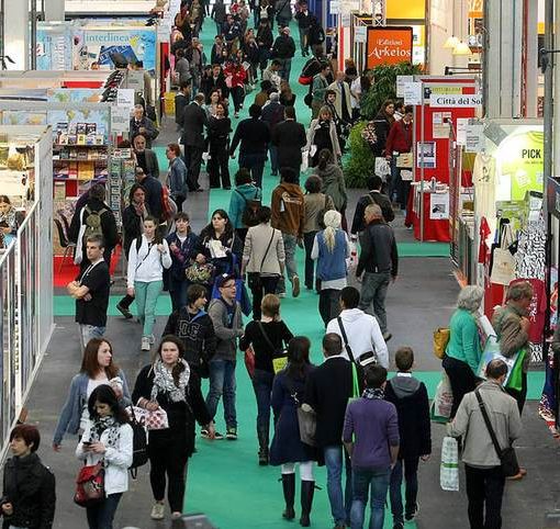 L’informazione scientifica tra fake news e opinione pubblica: l'Unito al 30° Salone del Libro