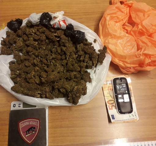 Spaccio, adibisce un appartamento a laboratorio: arrestato un senegalese