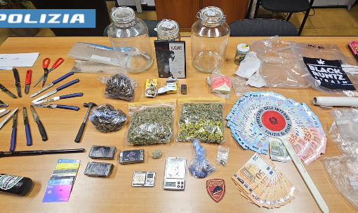Nell'alloggio di Lucento quasi un chilo di sostanza stupefacente: giovane ai domiciliari per spaccio