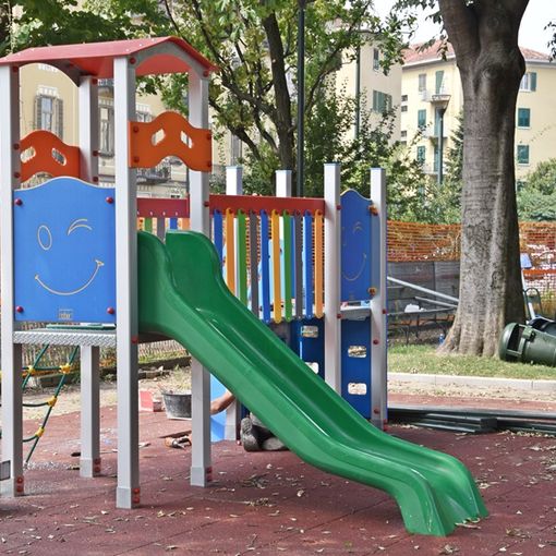 Terminati i lavori nel parco giochi di via Verolengo