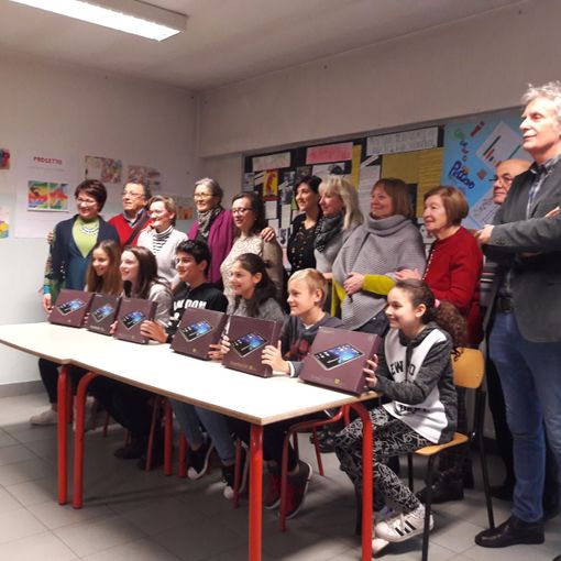 Sei tablet consegnati alla scuola Gobetti di Settimo Torinese