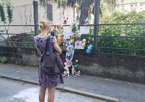 Il piccolo gettato dal balcone a Settimo non era figlio del compagno della mamma