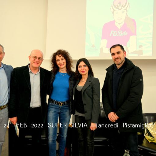 Incontro con un'atleta davanti al pubblico