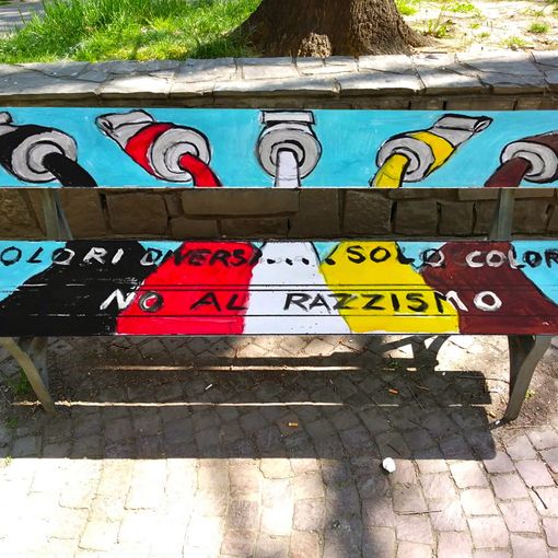 Panchine d'autore, muro contro muro tra Museo di Arte Urbana e Circoscrizione 4