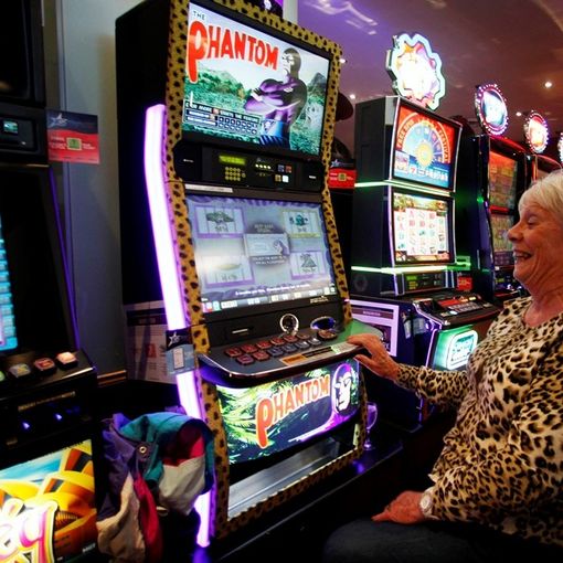 Gioco d'azzardo, a Torino in due anni -94 milioni giocati: le perdite scendono di 33 milioni