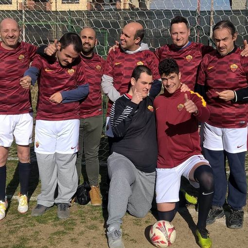 La Roma dona le divise agli autistici del Salsasio
