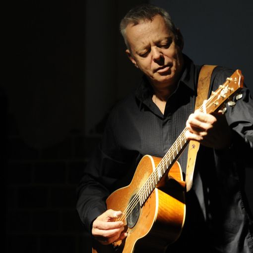 Il chitarrista Marco Ferrara e il suo tributo a Tommy Emmanuel ai Bagni Pubblici di via Agliè