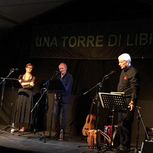 Memorie Migranti e le performance di Guido Catalano a “Una Torre di libri”