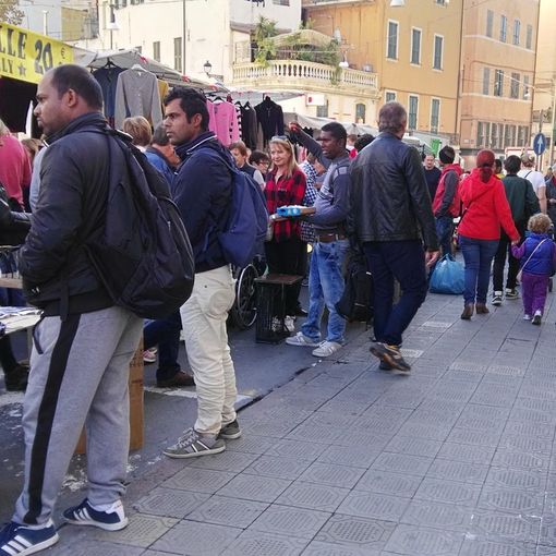 &quot;Appendino lotta alla malasosta automobilistica, ma tollerante con venditori abusivi&quot;